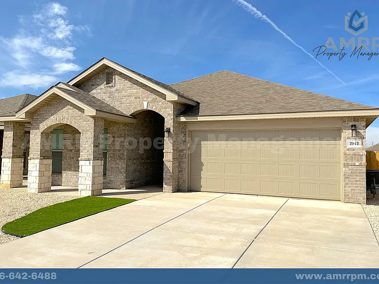 2042 Kenwood Ave — Photo 1