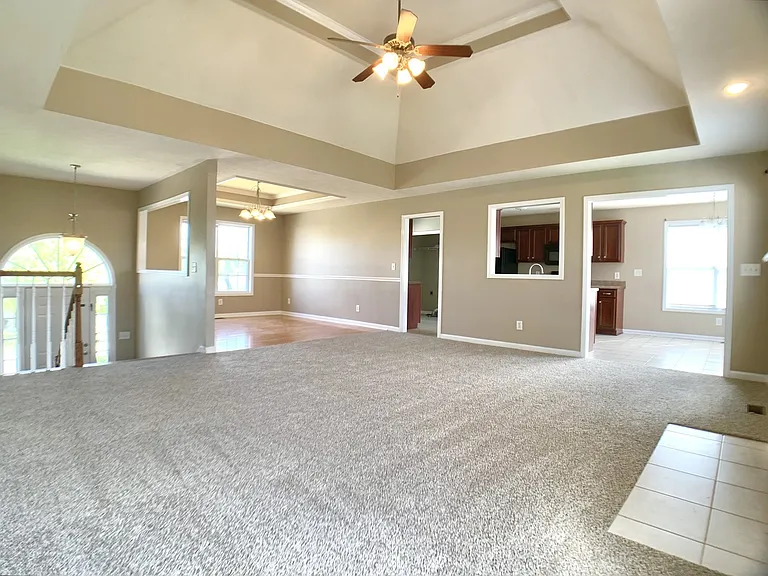 1724 Flagstone Dr — Photo 4