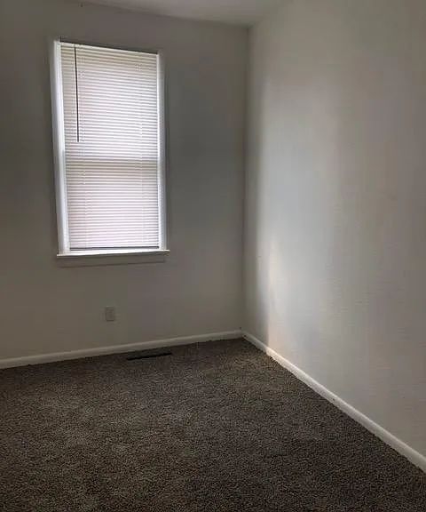 525 W Dakota Ave — Photo 8
