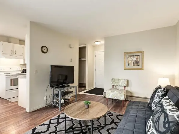 1816 16a St SW #304, Calgary, AB T2T 5S2