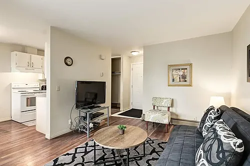 1816 16a St SW #304 Photo 1