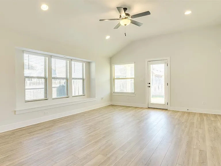 122 Biscayne Bay Bnd — Photo 10