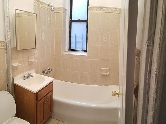 2nd image of 916 Carroll St APT 1E