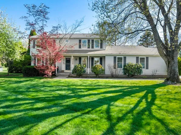 37 Hampden Ln, Agawam, MA 01001