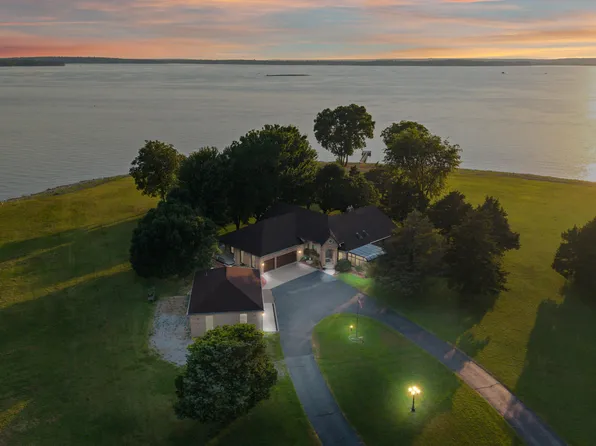 1631 Sunset Cir, Grove, OK 74344