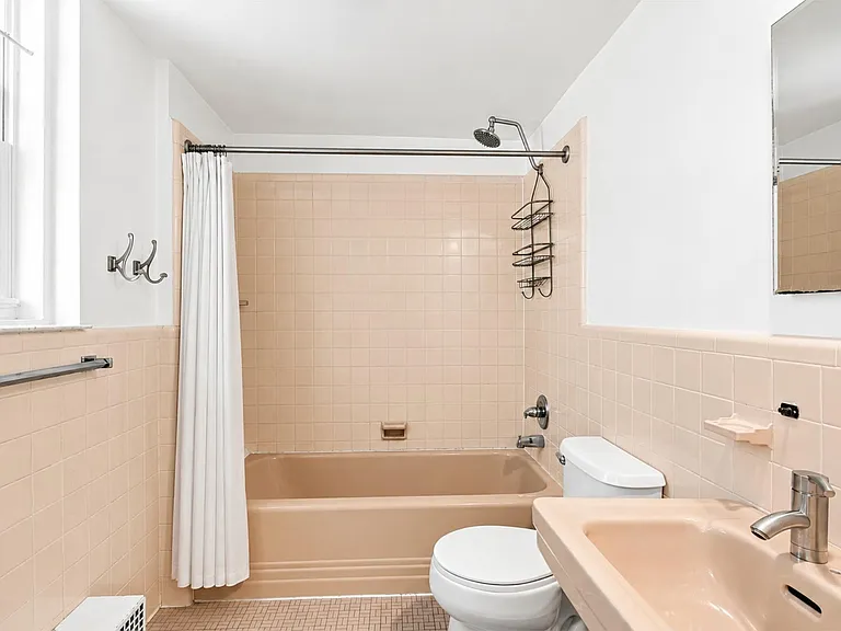 120 Cabrini Blvd #12 — Photo 5