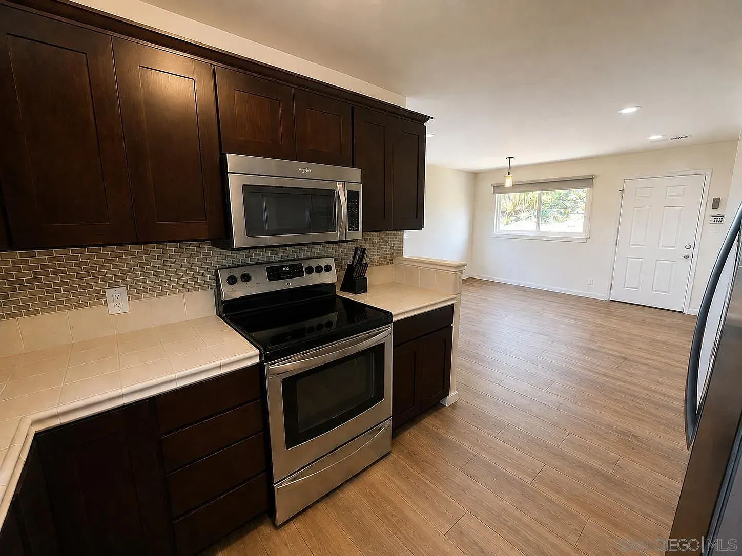 2 bed, 1.0 bath, 1000 sqft, $2,500 — Photo 4