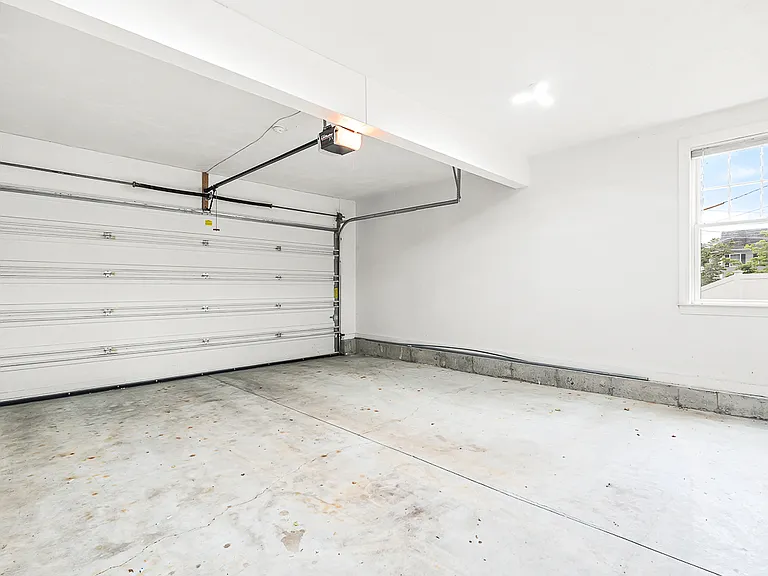46 Loring Ave — Photo 39