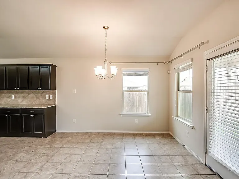 5407 Two Brothers Ln — Photo 10