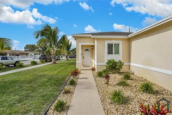 3021 NW 21st Ct — Photo 2