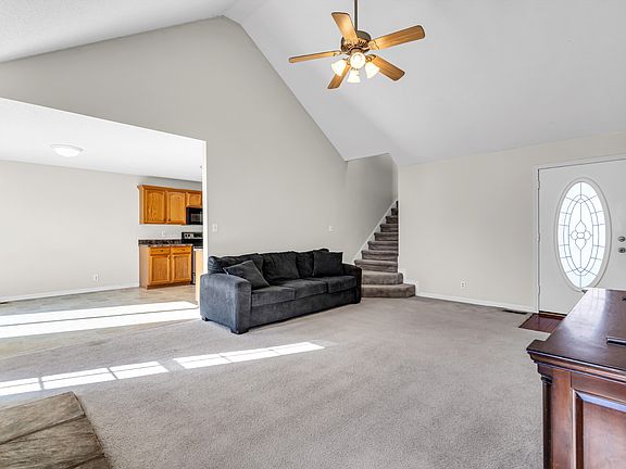 5th image of 3621 Aurora Dr
