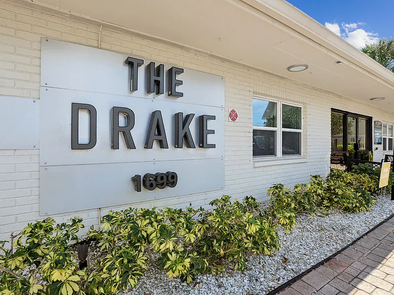 The Drake at St. Pete — Photo 14