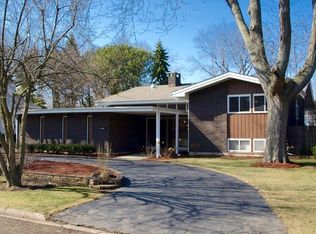 2050 N Poplar St, Waukegan, IL 60087