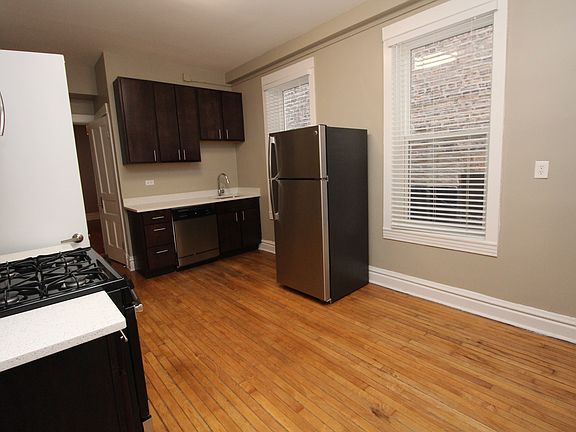 5th image of 1841 N Hermitage Ave #Ch1