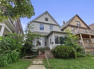1219 S 72nd St, West Allis, WI 53214