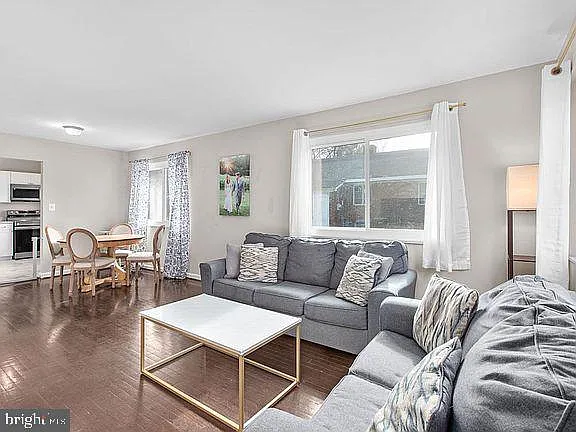 3107 Linden Ave — Photo 4