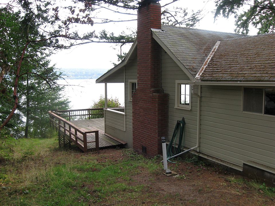 2nd image of 4040 Beach Dr