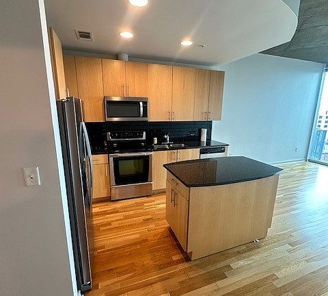 4th image of 210 N Church St Unit 1211