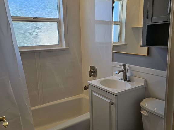 4th image of 2035 E Lambourne Ave