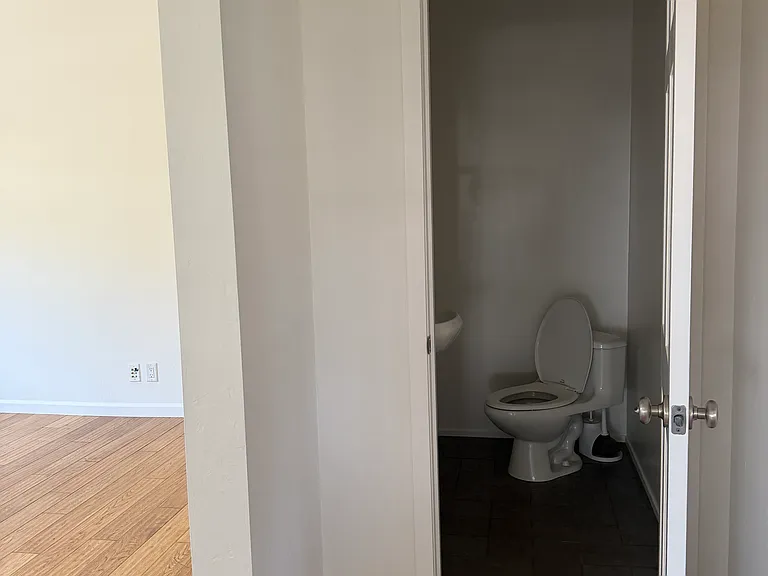 926 Main St — Photo 13