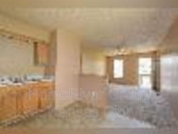 3rd image of 420 E Pacific Ave APT B