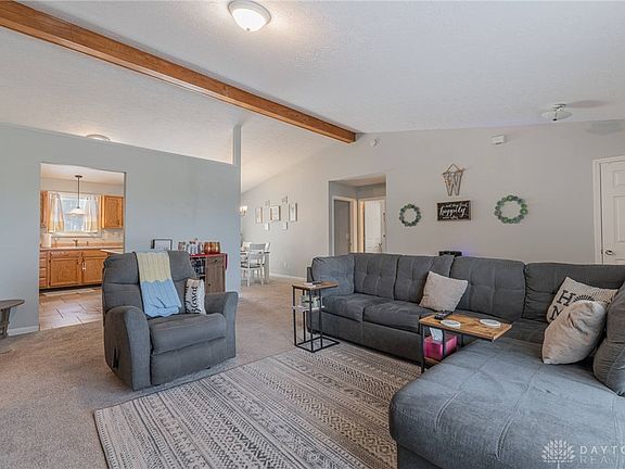 4th image of 15 Webbshaw Dr