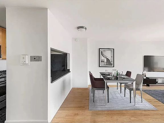 2nd image of 360 E 57th St APT 5B