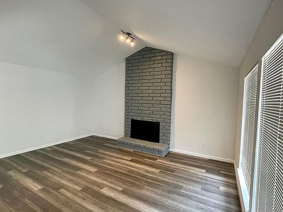 3rd image of 6330 N Fresno St APT 101
