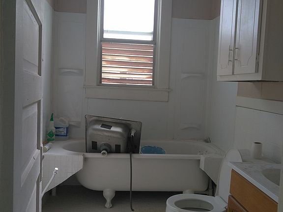 5th image of 1205 Greenwood St