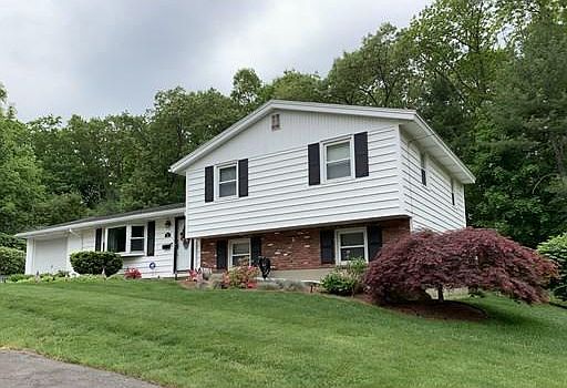 1st image of 38 Surrey Ln