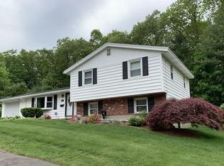 38 Surrey Ln, Peabody, MA 01960