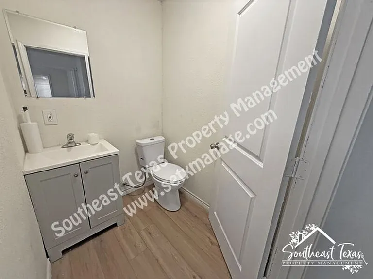 908 Stilwell Blvd — Photo 12