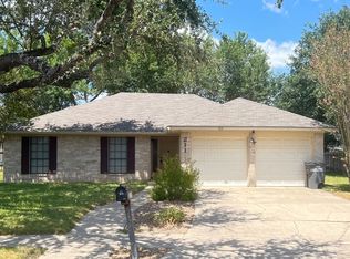 211 Fernwood Cir, Victoria, TX 77901