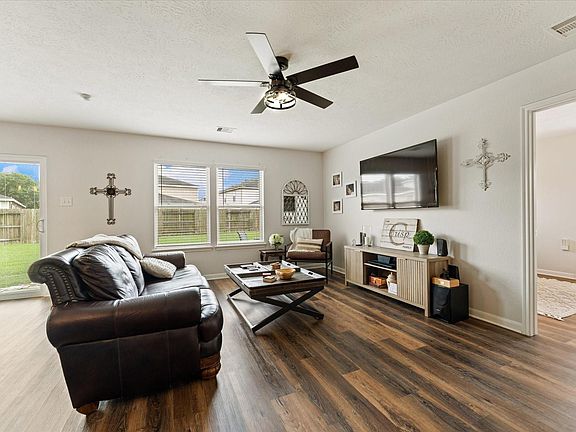 5th image of 15903 Arapaho Bend Ln
