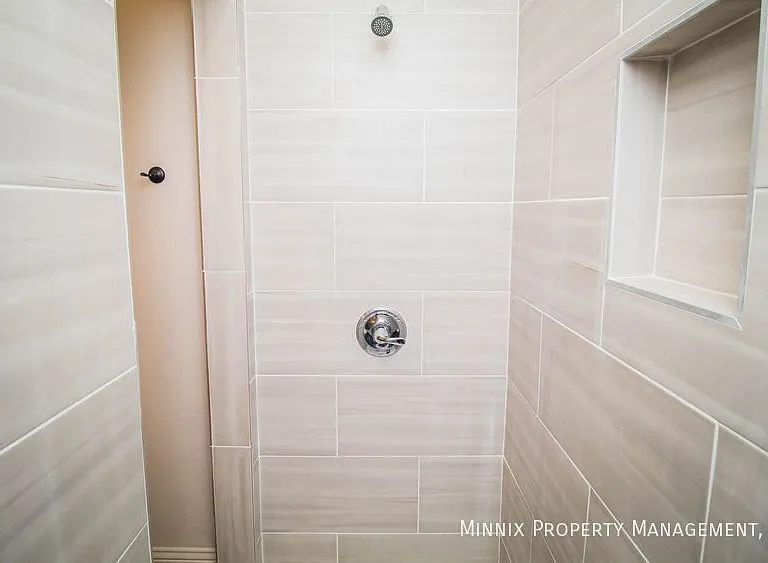 2010 102nd St #A — Photo 6