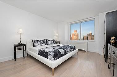 5th image of 389 E 89th St APT 28B