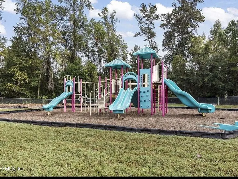Key Lime Dr — Photo 26