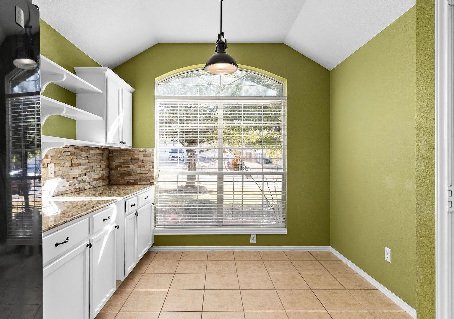 6303 Blayney Dr — Photo 2