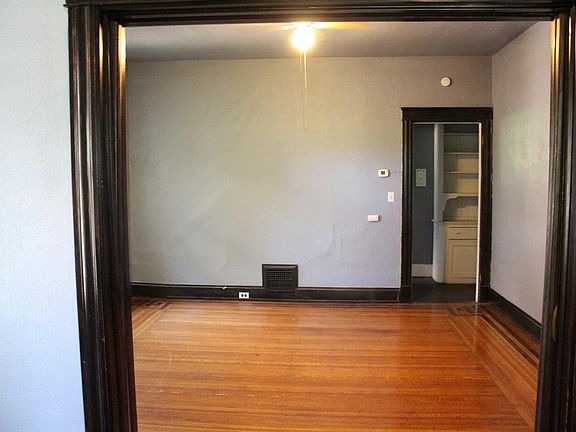 4th image of 816 Windham Ave #2