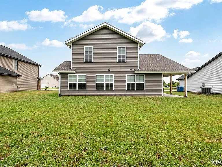 3605 Justine Dr — Photo 4