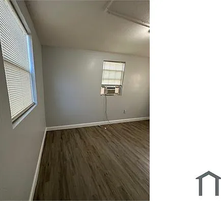 239 Claude St — Photo 5