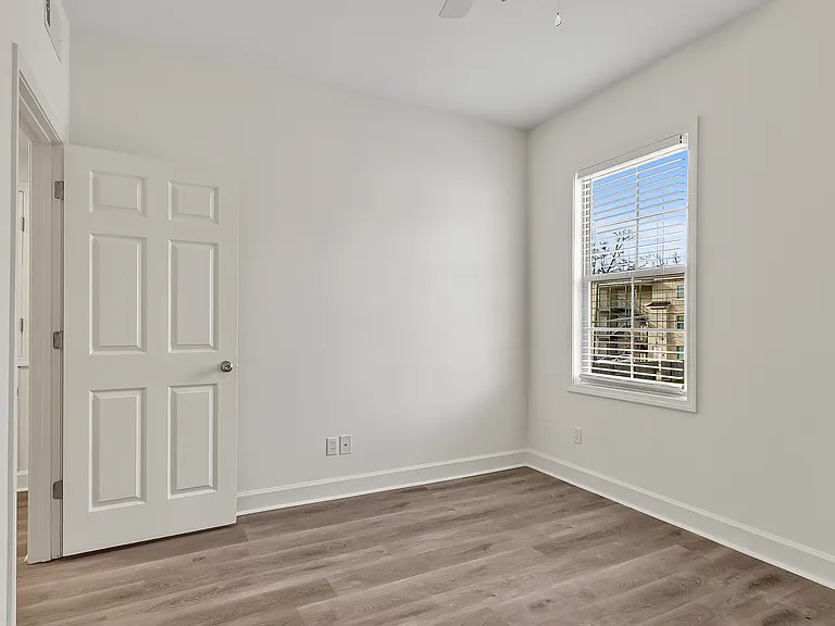 430-474 Wesley Pl — Photo 15