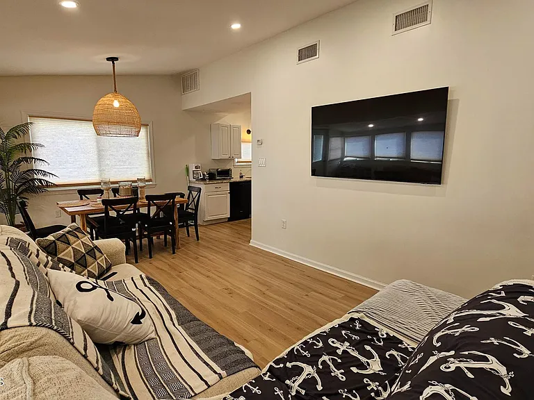 52 Nancy Dr — Photo 16