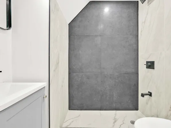 780 Hendrix Street image 8 of 25