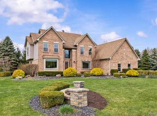 23152 Demick Ct, Brownstown, MI 48134