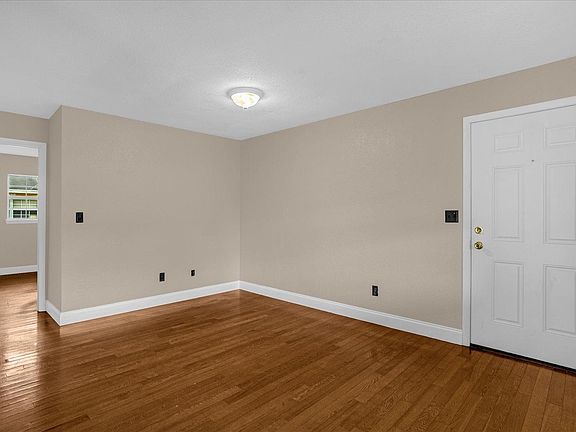 3rd image of 3120 S Bumby Ave #B-6