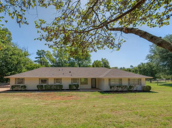 1538 Winchester Dr, Edmond, OK 73034