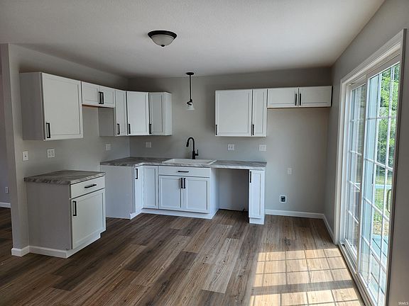 5th image of 407 N 10th St