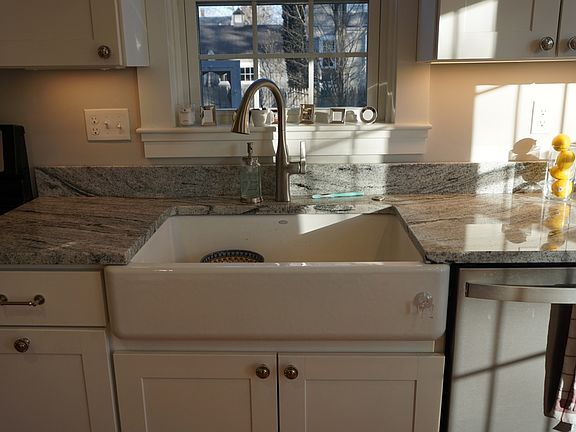 5th image of 18 Miller Ave