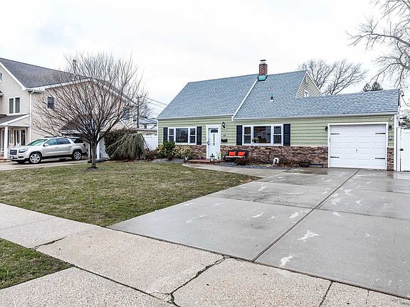 2nd image of 44 Primrose Ln